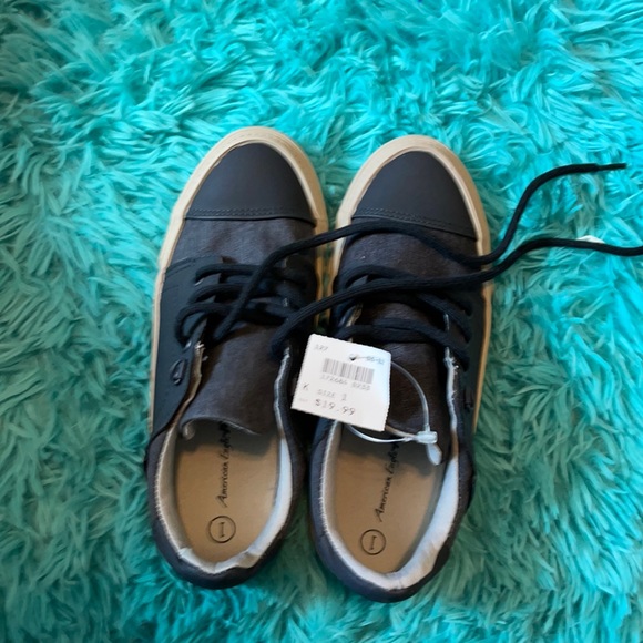 Boy’s American Eagle casual shoe - Picture 1 of 6